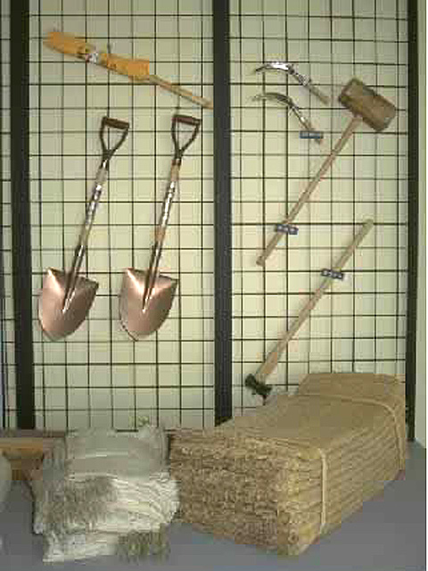 ���ڂ��q�ɂɒu���Ă��铹��